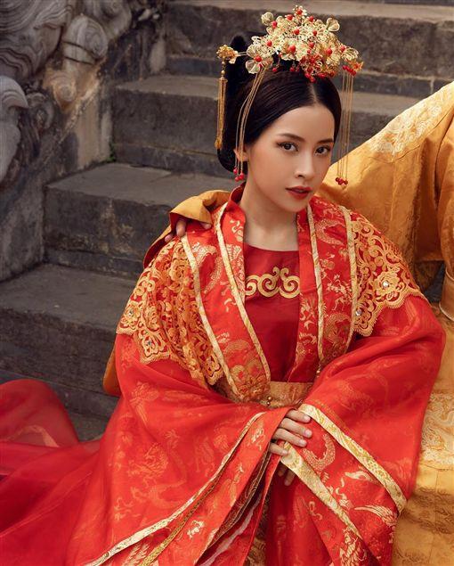 为华为代言的越南第一美女(女星代言华为因仙气外貌红遍各大网络)(7)