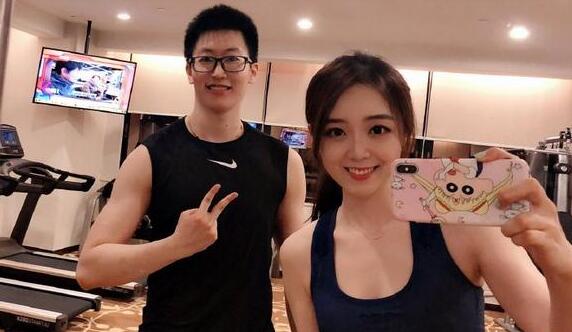 余霜和管泽元什么关系 管泽元是一个自己吃肉给我们喝汤的人