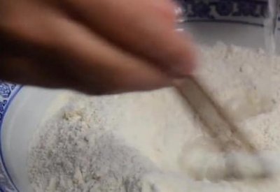 ​用晒干的马齿苋给大家做个好吃的，喜欢赶紧收藏起来吧