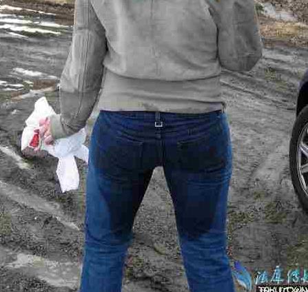 女尿急尿裤子曝光图片 经历过这种尴尬