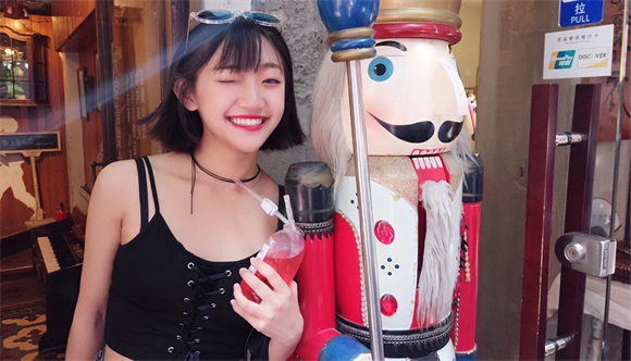 为什么说她是「抖音最美笑容」?