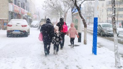 全国人大代表、山东省肿瘤医院院长于金明:反对让学生逢雨停课、逢雪停课