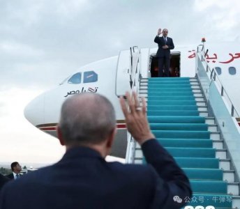  戏剧性的一幕发生了,这两个中东大国,也相逢一笑了