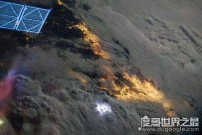 超级雷暴其实并不容易形成,一千场雷雨才能产生一个超级雷暴