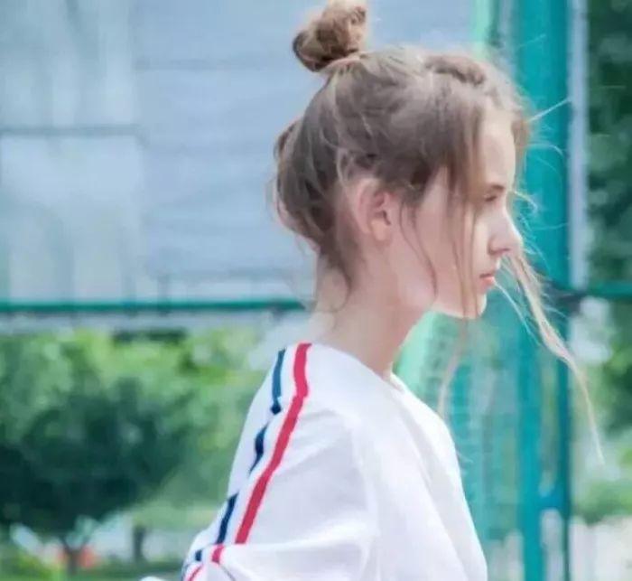 短发怎么扎丸子头(短发怎么扎丸子头好看)