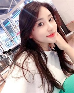 私教界的“奶茶妹妹”,体重130斤的她,长腿、马甲线性感迷人