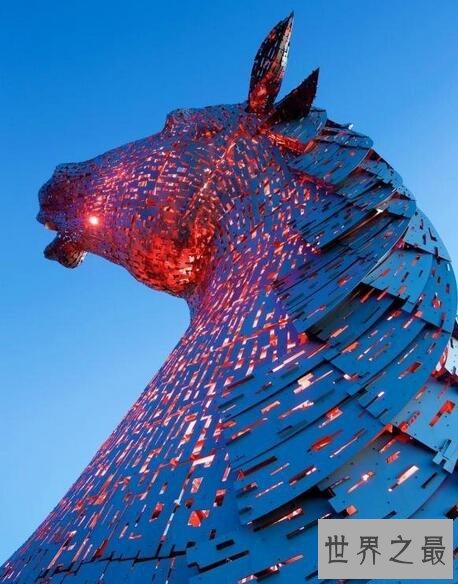 世界最大的马头雕塑,高30米耗资500万英镑