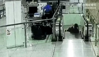 惊险 7 秒!地铁里,小哥飞身一跃按下急停钮……