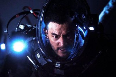 看完流浪地球后都发出疑问,郭京飞在哪里,原来是客串了一张照片