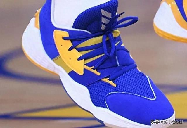 休赛季火箭队的图集,更多帅气图集等你来保存。每日更新哦。