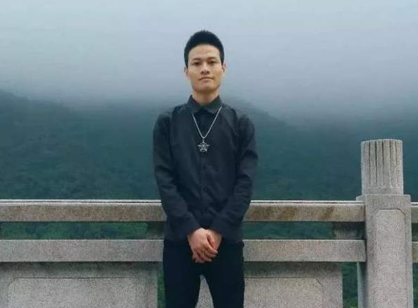 还记得“葬爱家族创始人”吗?因“太帅”被富婆狂追,如今成这般