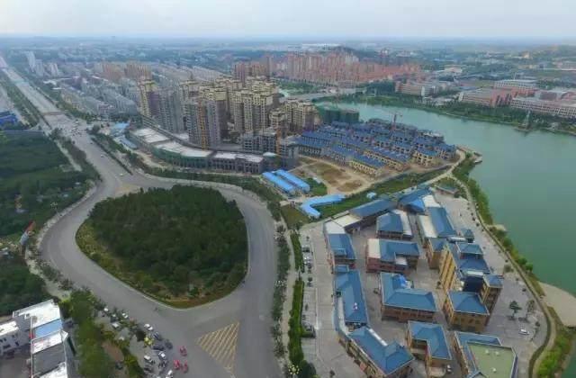 山东一个县,是麒麟的发祥地,县名很吉祥,人口近百万