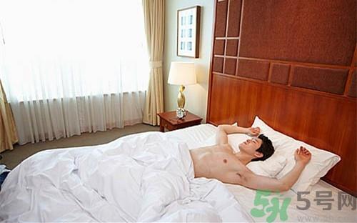 我喜欢和男朋友裸睡好吗?和男朋友裸睡会怀孕吗 我喜欢和男朋友裸睡好吗?和男朋友裸睡会怀孕吗
