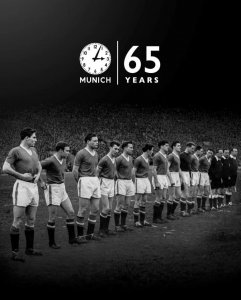 ​慕尼黑空难65周年，曼联官方缅怀遇难者：他们的遗产永存