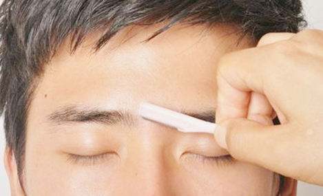 男人千万不要纹眉(男人纹眉毛好吗)