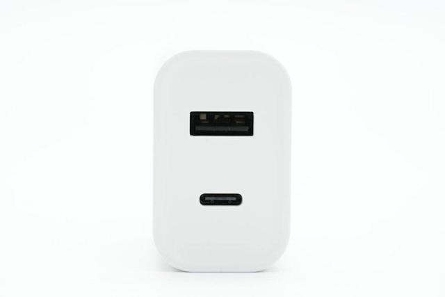 氮化镓30W充电器拆解（拆一款知名品牌30W双口充电器）(8)