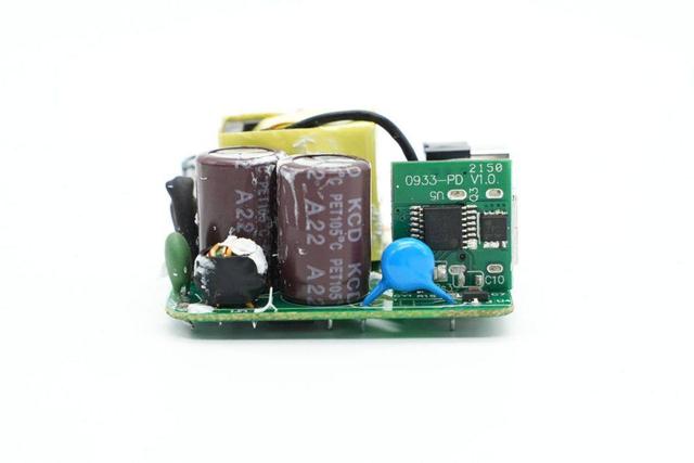 氮化镓30W充电器拆解（拆一款知名品牌30W双口充电器）(44)