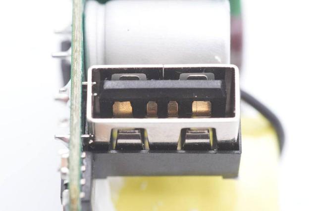 氮化镓30W充电器拆解（拆一款知名品牌30W双口充电器）(49)