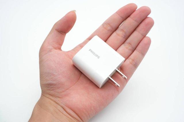 氮化镓30W充电器拆解（拆一款知名品牌30W双口充电器）(13)