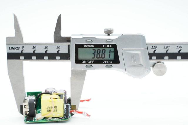 氮化镓30W充电器拆解（拆一款知名品牌30W双口充电器）(21)