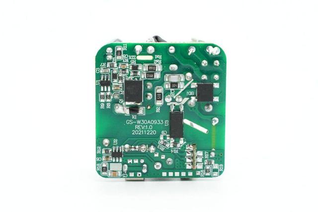 氮化镓30W充电器拆解（拆一款知名品牌30W双口充电器）(25)