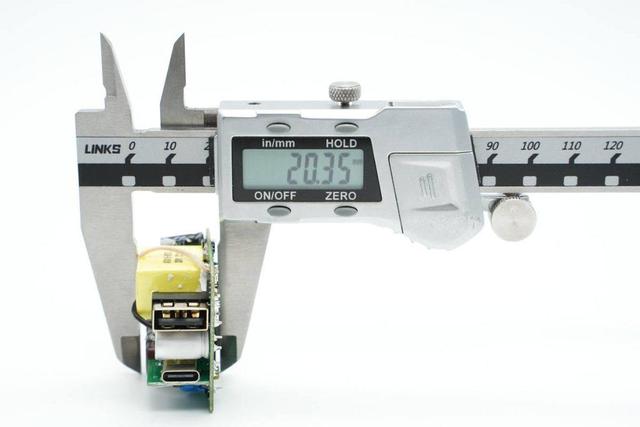 氮化镓30W充电器拆解（拆一款知名品牌30W双口充电器）(23)