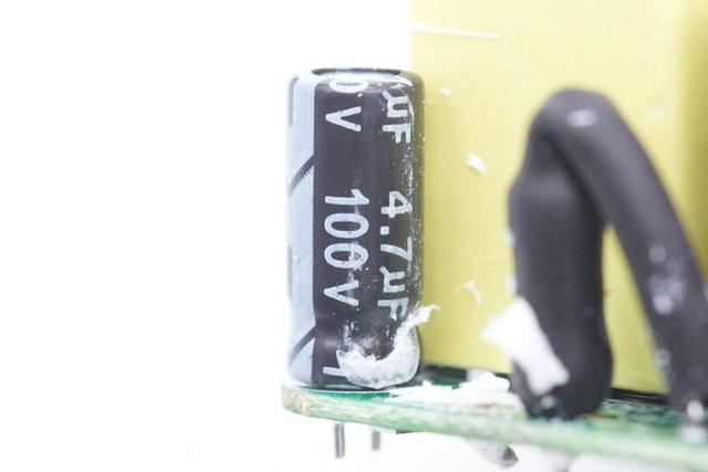 氮化镓30W充电器拆解（拆一款知名品牌30W双口充电器）(37)