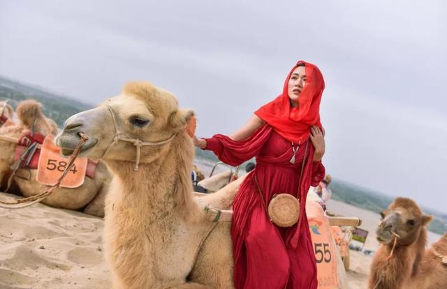 甘肃敦煌是在哪里（甘肃敦煌是一个什么样的地方）(1)