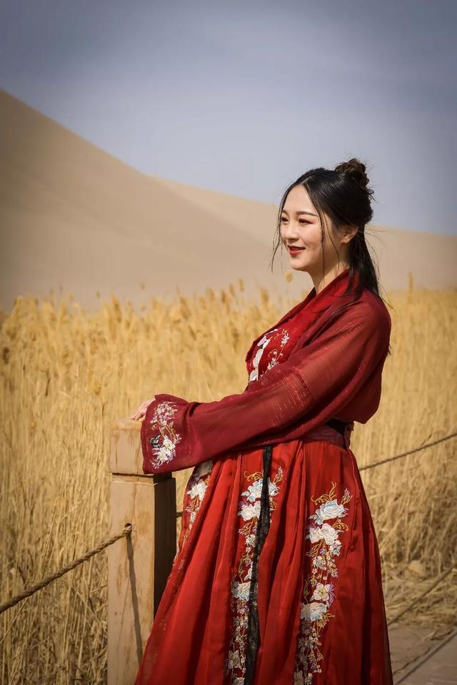 甘肃敦煌是在哪里（甘肃敦煌是一个什么样的地方）(5)