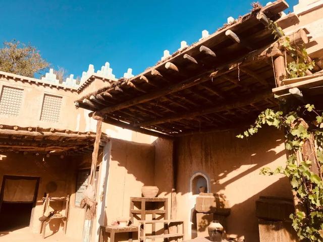 甘肃敦煌是在哪里（甘肃敦煌是一个什么样的地方）(16)