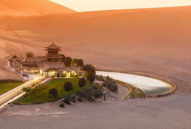 甘肃敦煌是在哪里（甘肃敦煌是一个什么样的地方）(14)