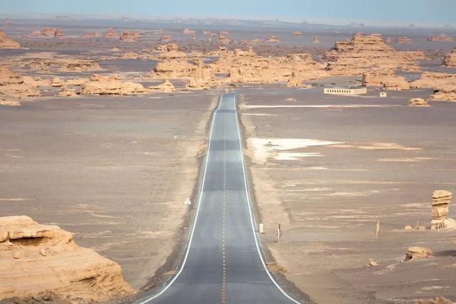 甘肃敦煌是在哪里（甘肃敦煌是一个什么样的地方）(27)