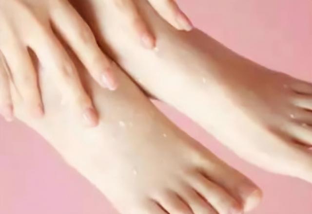 每到换季手脱皮是什么原因（一到换季手就脱皮）(5)