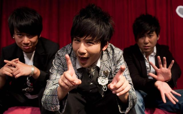 大张伟为什么解散花儿乐队?37岁的大张伟现状如何(2)