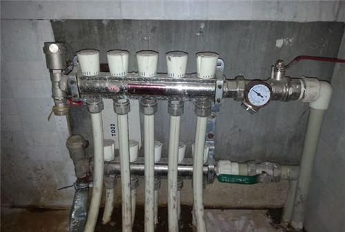 地暖压力小回水不热怎么办