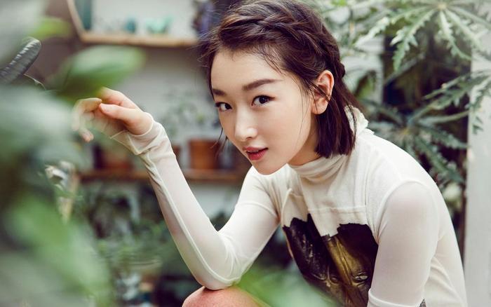 年纪轻轻的周冬雨为什么能火？可以成为一线大咖？