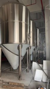 ​啤酒设备价格表，啤酒设备多少钱一套价格