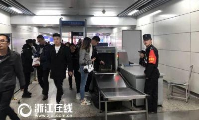 ​待遇差工作累假期少杭州地铁安检员每天固定8小时还会选择其他的兼职