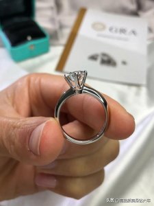 ​莫桑钻一克拉价格 莫桑钻戒指值得买吗