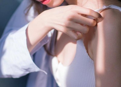 ​女生在恋爱中说反话怎么回应 恋爱中女生口是心非的表现