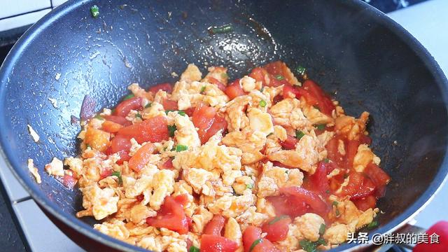如何制作最美味的西红柿炒鸡蛋（这才是西红柿炒鸡蛋的正确做法）(6)