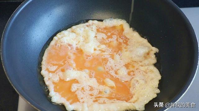 如何制作最美味的西红柿炒鸡蛋（这才是西红柿炒鸡蛋的正确做法）(5)