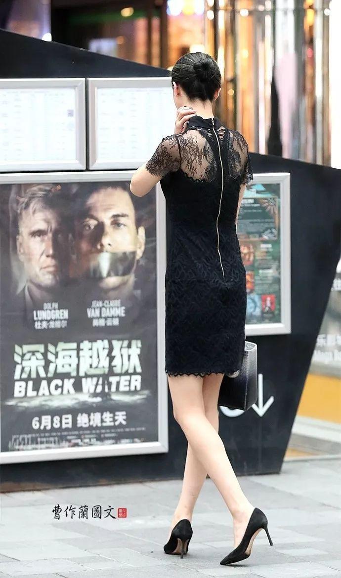 街拍:裙裾飘飘的连衣裙美女