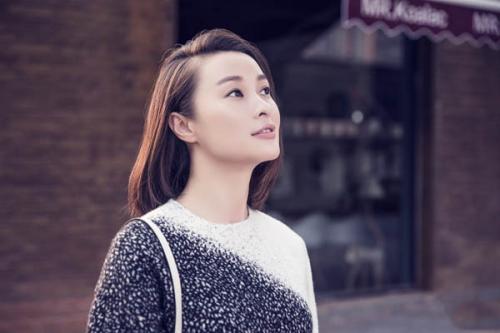 他33岁一夜成名，残忍抛下蒋勤勤另娶妻，47岁丢下妻儿患癌去世