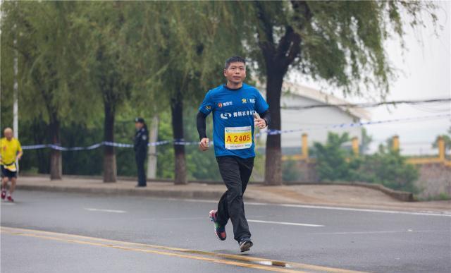 坚持每天慢跑半小时效果（每天坚持慢跑40分钟）(2)