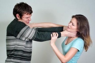 ​对你动手的男人还能不能要(对于好动手的男人怎么处理)