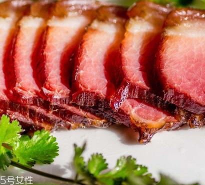 烟熏腊肉怎么炒好吃？做法多多任你选