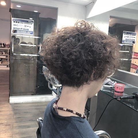 最流行的羊毛卷发型，不用打理也好看