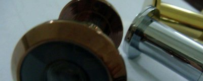 ​防盗门上的猫眼怎么装