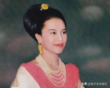 ​诗丽吉王后被“刮宫”，不是因为出轨男保镖，她在情人死后更疯狂